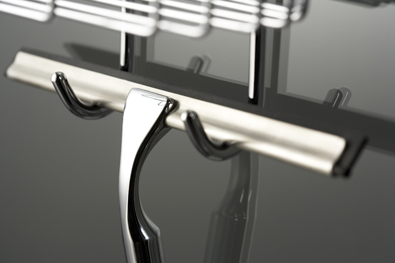 Racleur de douche en métal